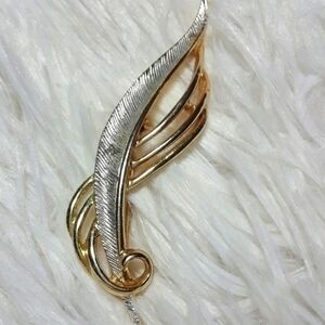 ☄Vintage 1960's EMMONS Feather Swirl Brooch
